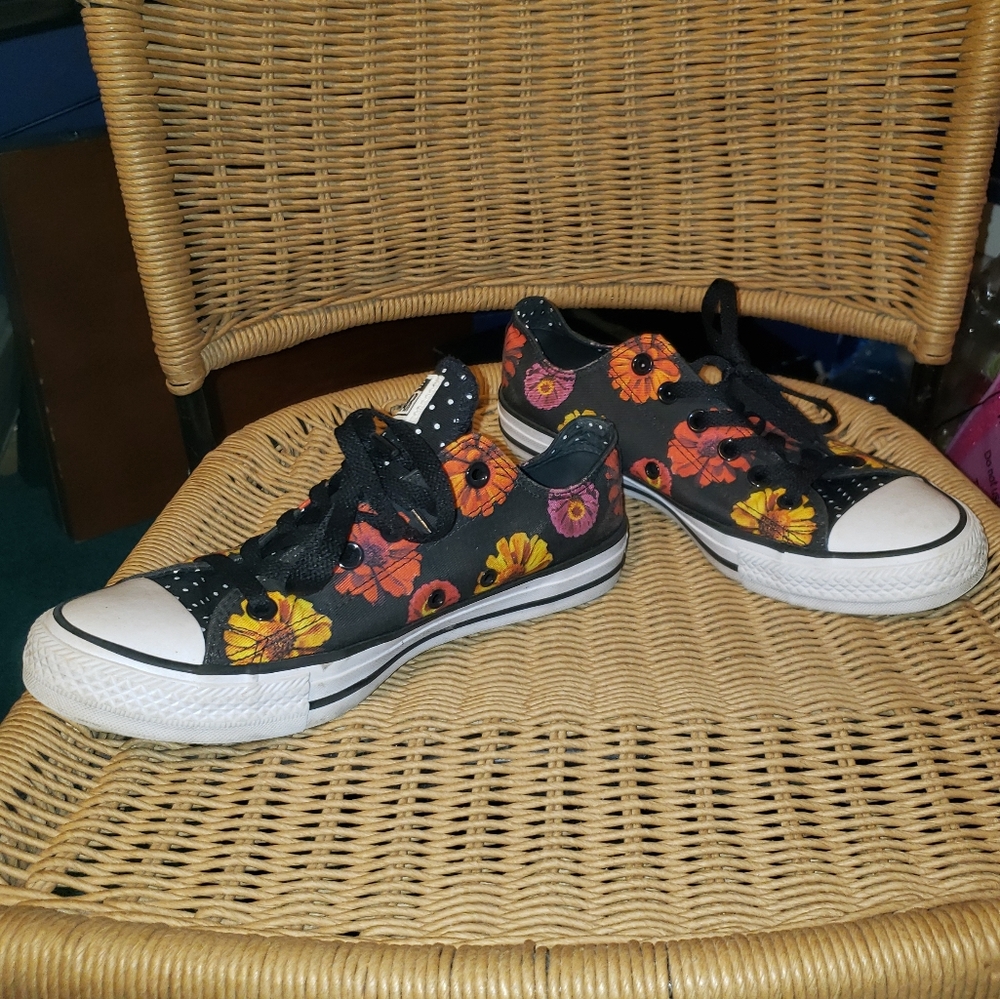 Floral Women's Low-Top Converse - Picture 1 of 2